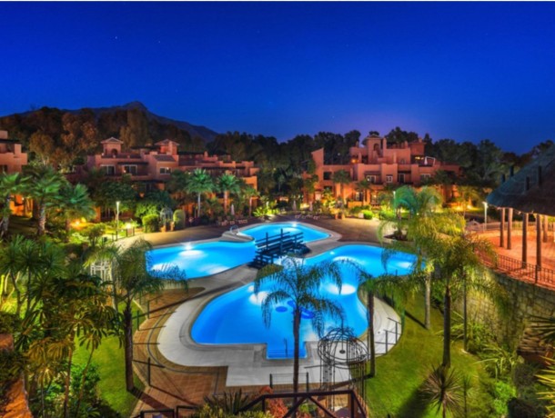 Apartment for sale in Nueva Andalucía, Marbella