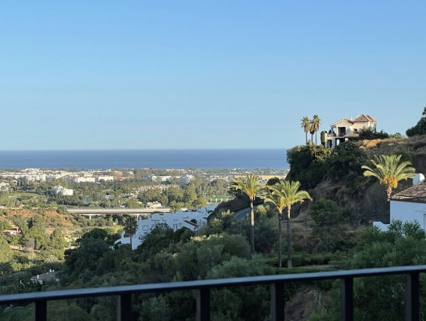 Apartment for sale in La Quinta, Marbella