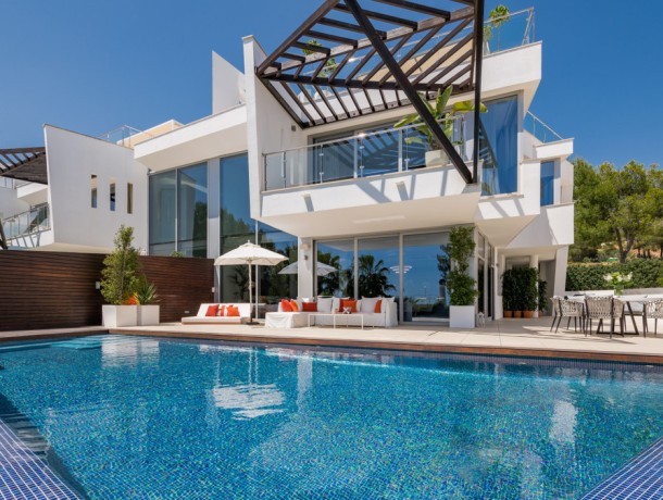 Villa for sale in Sierra Blanca, Marbella