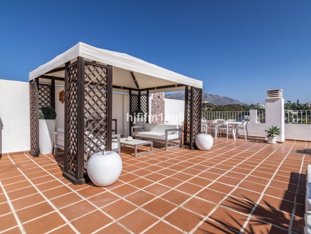 Apartment for sale in La Quinta, Marbella
