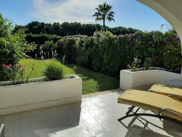 Villa for sale in Miraflores, Marbella