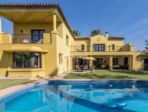 Villa for sale in Aloha, Marbella