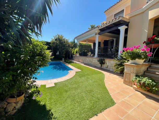 Villa for sale in Alhaurín de la Torre, Marbella