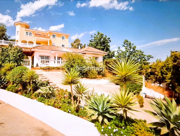 Villa for sale in La Cala de Mijas, Marbella