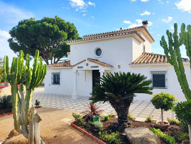 Villa for sale in La Cala de Mijas, Marbella