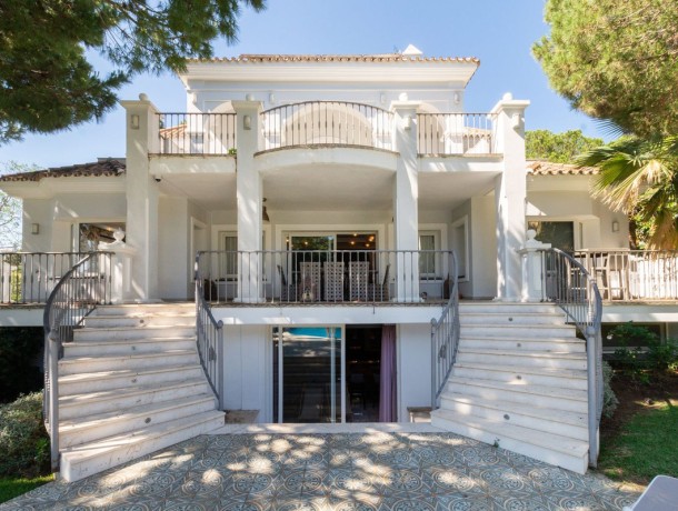 Villa for sale in Hacienda Las Chapas, Marbella