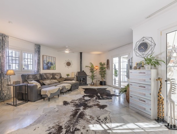 Villa for sale in Mijas Golf, Marbella