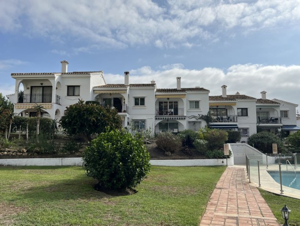 Apartment for sale in El Paraiso, Marbella