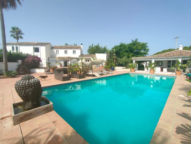 Villa for sale in Los Flamingos, Marbella