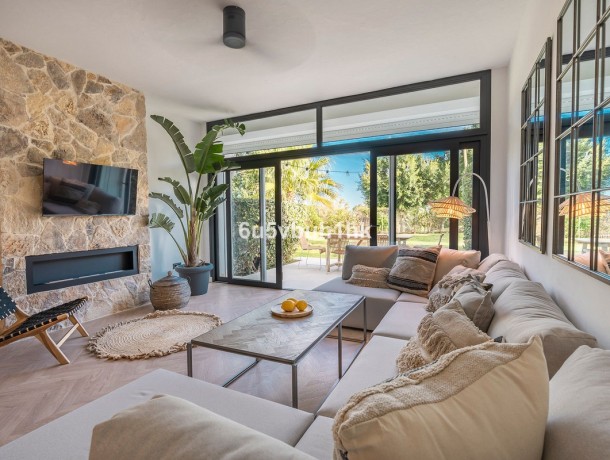 Townhouse for sale in Nueva Andalucía, Marbella
