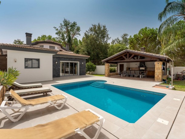 Villa for sale in Coín, Marbella