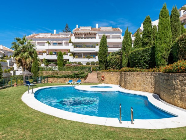 Apartment for sale in Nueva Andalucía, Marbella