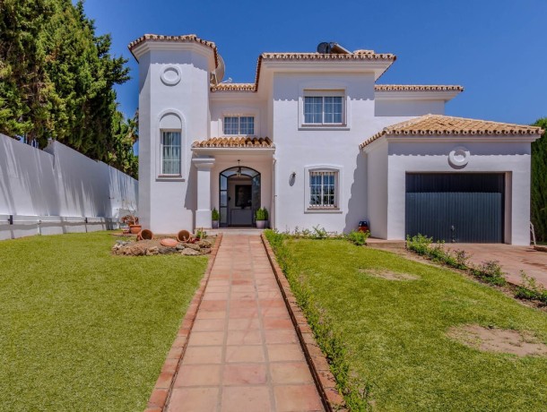 Villa for sale in Mijas Golf, Marbella