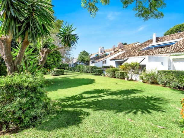 Apartment for sale in Nueva Andalucía, Marbella