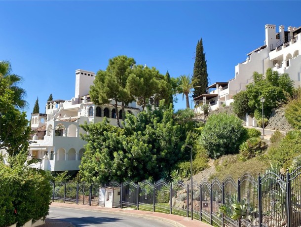 Apartment for sale in La Quinta, Marbella
