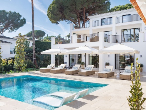 Villa for sale in Nueva Andalucía, Marbella