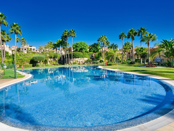 Villa for sale in Riviera del Sol, Marbella