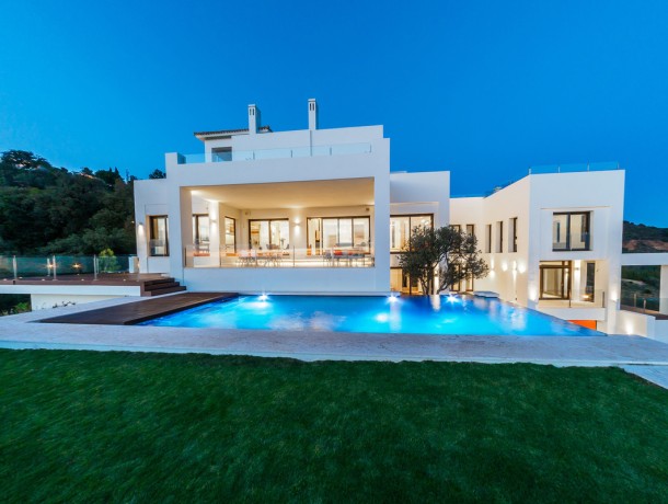 Villa for sale in Altos de los Monteros, Marbella