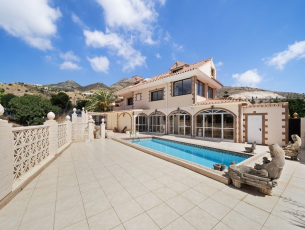 Villa for sale in Benalmadena, Marbella