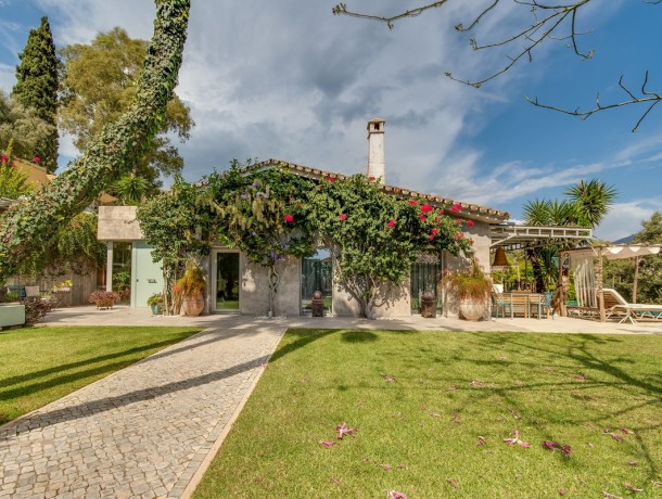 Villa for sale in Benahavís, Marbella