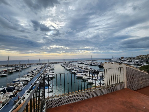 Apartment for sale in Puerto Banús, Marbella