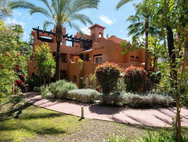 Apartment for sale in Nueva Andalucía, Marbella