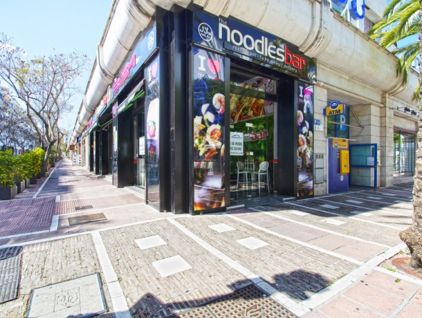 Commercial for sale in Puerto Banús, Marbella