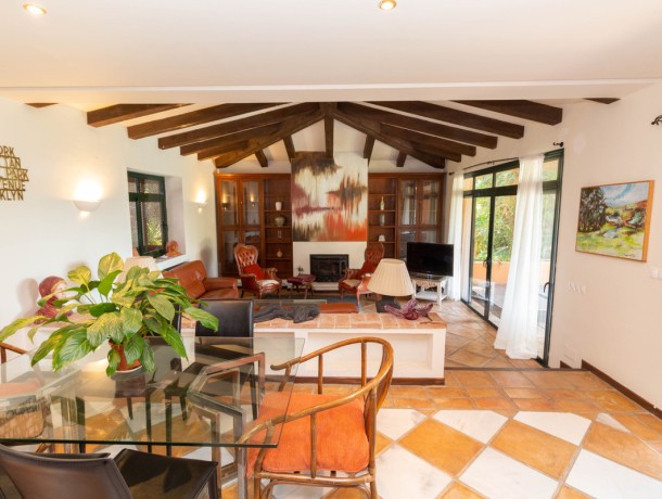 Villa for sale in Calahonda, Marbella