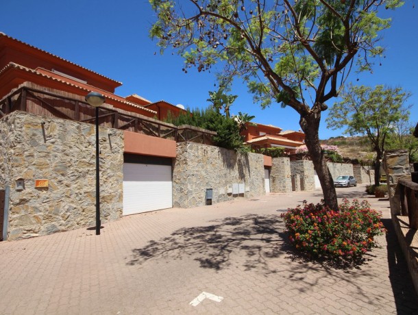 Villa for sale in Santa Clara, Marbella