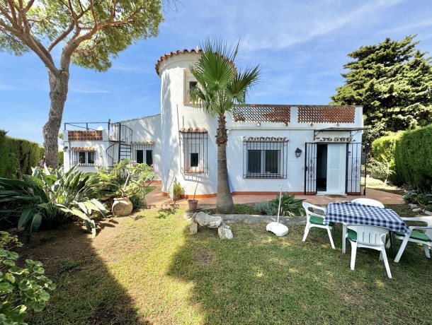 Villa for sale in Calahonda, Marbella
