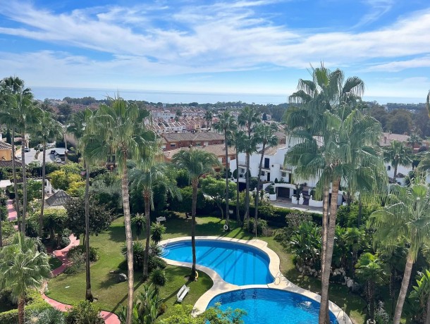 Apartment for sale in Atalaya, Marbella