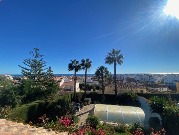 Villa for sale in San Luis de Sabinillas, Marbella