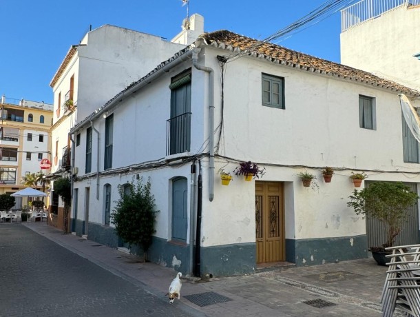 Townhouse for sale in Estepona, Marbella