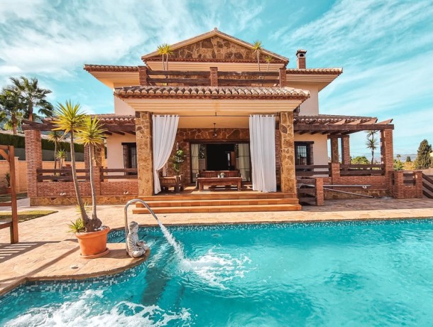 Villa for sale in Alhaurín de la Torre, Marbella