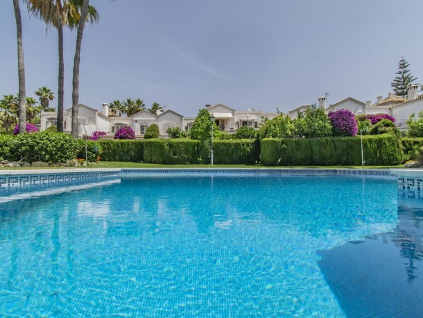 Villa for sale in Nueva Andalucía, Marbella