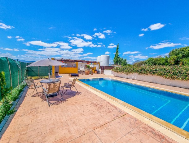 Villa for sale in Casares, Marbella