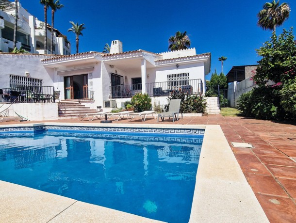 Villa for sale in La Duquesa, Marbella