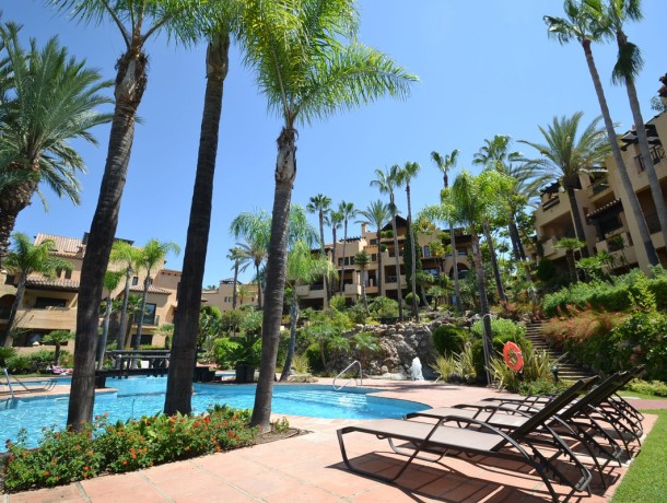 Apartment for sale in Atalaya, Marbella