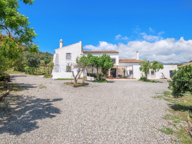 Villa for sale in Campanillas, Marbella