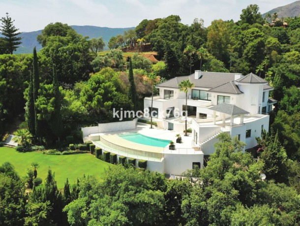Villa for sale in La Zagaleta, Marbella