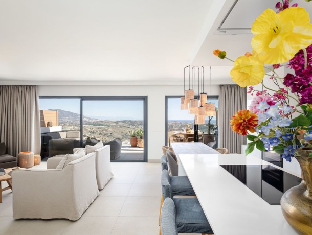 Apartment for sale in Riviera del Sol, Marbella