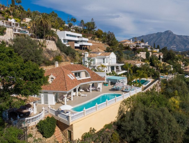 Villa for sale in La Quinta, Marbella