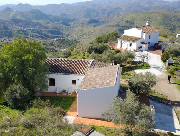 Villa for sale in Almogía, Marbella