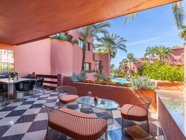Apartment for sale in New Golden Mile, Marbella