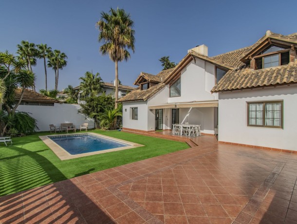 Villa for sale in Costalita, Marbella