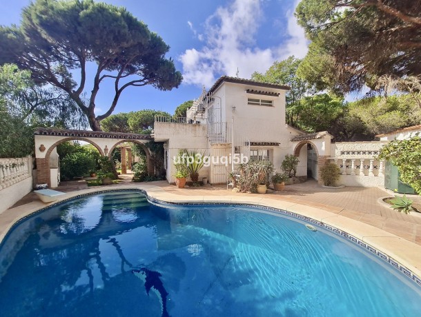Villa for sale in Las Chapas, Marbella