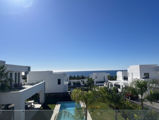 Villa for sale in Río Real, Marbella