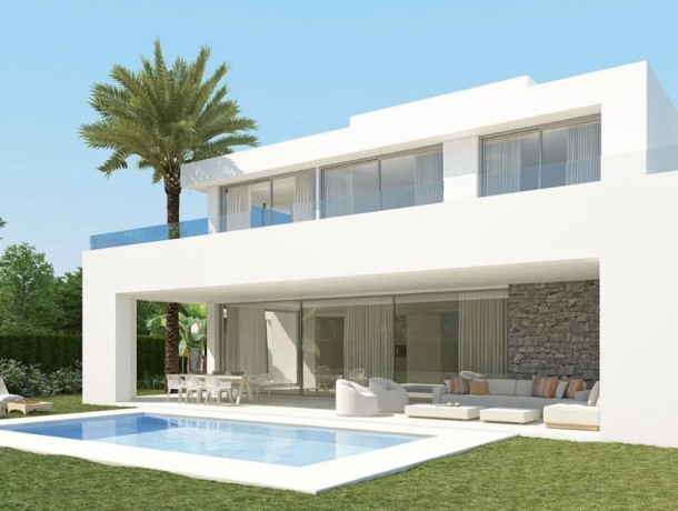 Villa for sale in Río Real, Marbella