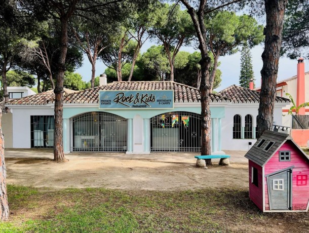 Commercial for sale in Estepona, Marbella