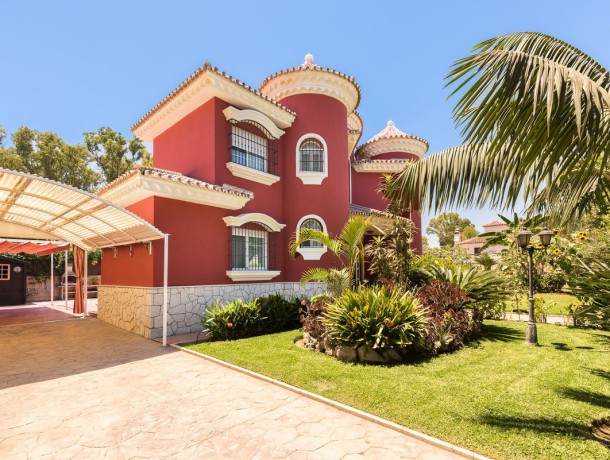 Villa for sale in Guadalmar, Marbella
